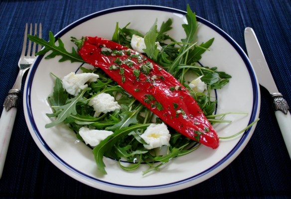 gemarineerde puntpaprika met buffelmozarella