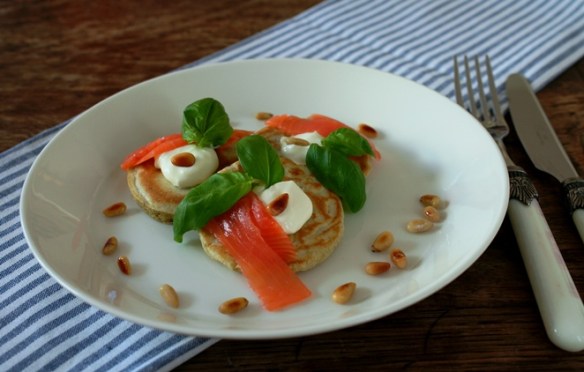 Pestoflensjes met gerookte zalm