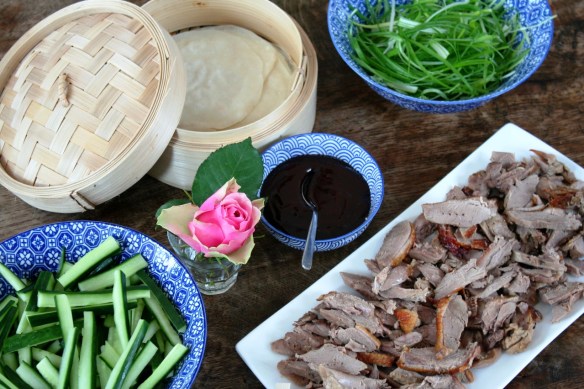 Pannenkoekjes met peking eens en hoisin saus