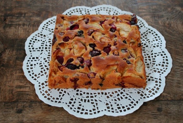 Plaatkoek met appel en rood fruit 1