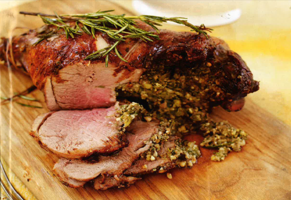 Lambout gevuld met rozemarijn en pijnboompitten