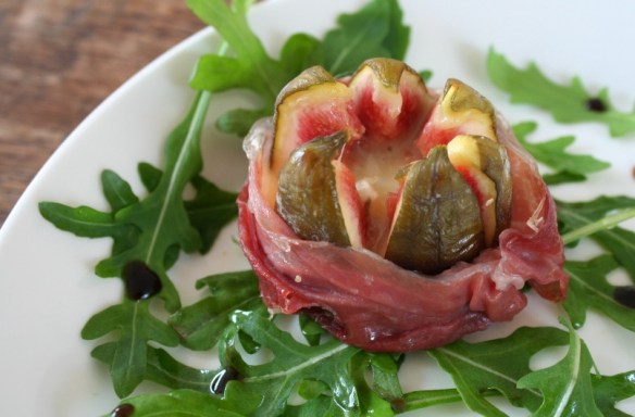 Vijgen gevuld met Taleggio omwikkeld met prosciutto