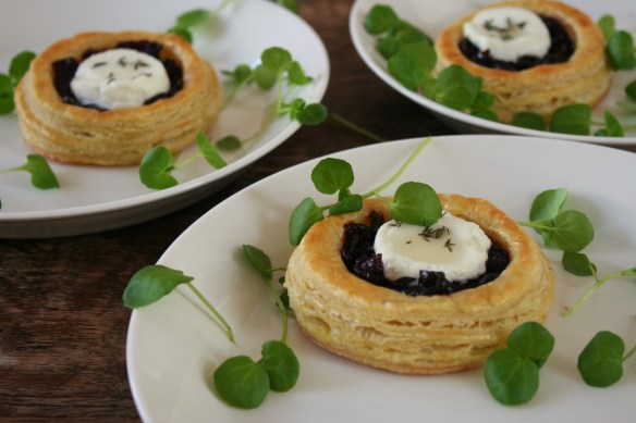 geitenkaastaartje met uienmarmelade en eend met witlofsalade 069 (2) (1)