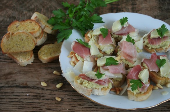 crostini's salade bistecca hangop rabarbercompote 019 (2)