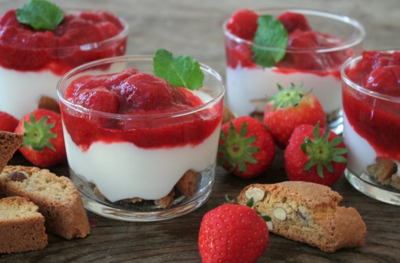 hangop met rabarbercompote