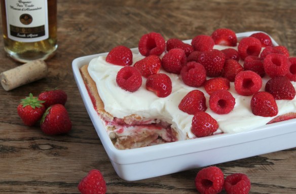 zomerse tiramisu met aardbei en framboos